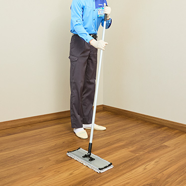 フロアクリーニング